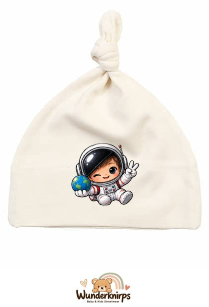 Knotenmütze Babybugz BZ15 in Natur mit Motiv Astronaut mit Weltkugel