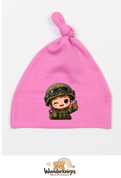Knotenmütze Babybugz BZ15 in Bubblegum-Pink mit Motiv Soldat mit Helm