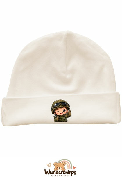 Umschlagmütze Rox-01 in Natur mit Motiv Soldat mit Helm