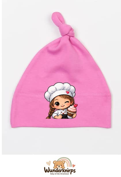 Knotenmütze Babybugz BZ15 in Bubblegum-Pink mit Motiv Bäckerin mit Cupcake