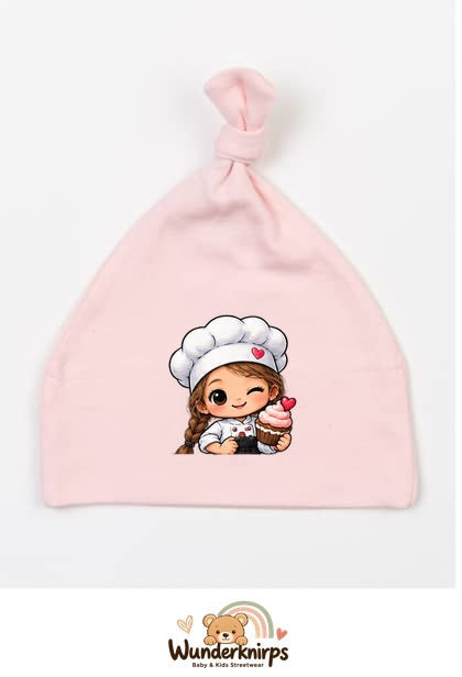 Knotenmütze Babybugz BZ15 in Pastellrosa mit Motiv Bäckerin mit Cupcake