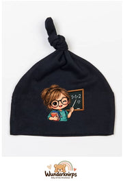 Knotenmütze Babybugz BZ15 in Schwarz mit Motiv Lehrerin mit Tafel