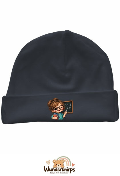 Umschlagmütze Rox-01 in Anthrazit mit Motiv Lehrerin mit Tafel
