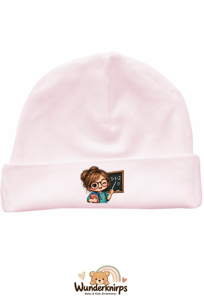 Umschlagmütze Rox-01 in Pastellrosa mit Motiv Lehrerin mit Tafel