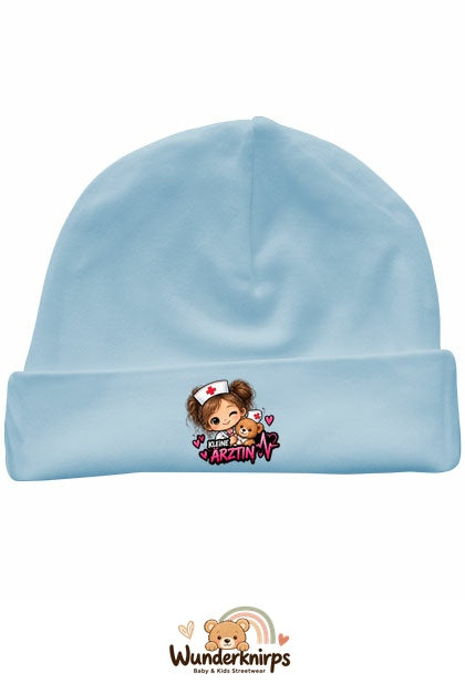 Umschlagmütze Rox-01 in Pastellblau mit Motiv Kleine Ärztin