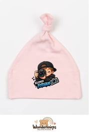 Knotenmütze Babybugz BZ15 in Pastellrosa mit Motiv Kleiner Fotograf