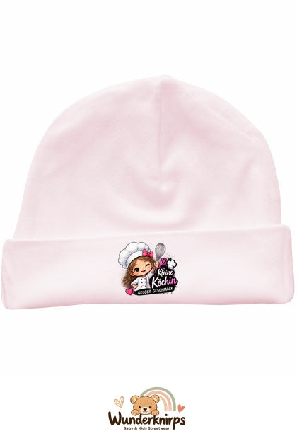 Umschlagmütze Rox-01 in Pastellrosa mit Motiv Kleine Köchin, großer Geschmack