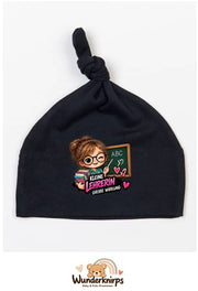 Knotenmütze Babybugz BZ15 in Schwarz mit Motiv Kleine Lehrerin, große Wirkung