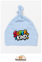 Knotenmütze Babybugz BZ15 in Staubblau mit Motiv Super Kind