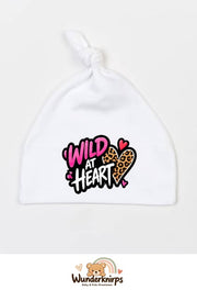 Knotenmütze Babybugz BZ15 in Weiß mit Motiv Wild at Heart