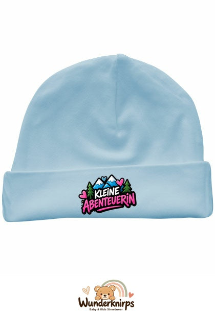 Umschlagmütze Rox-01 in Pastellblau mit Motiv Kleine Abenteurerin