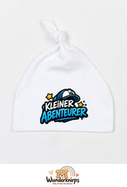 Knotenmütze Babybugz BZ15 in Weiß mit Motiv Kleiner Abenteurer