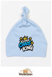 Knotenmütze Babybugz BZ15 in Staubblau mit Motiv Kleiner Chaos King