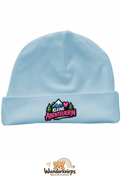 Umschlagmütze Rox-01 in Pastellblau mit Motiv Kleine Abenteurerin