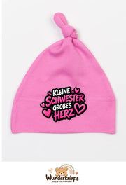 Knotenmütze Babybugz BZ15 in Bubblegum-Pink mit Motiv Kleine Schwester, großes Herz