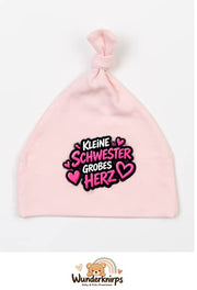 Knotenmütze Babybugz BZ15 in Pastellrosa mit Motiv Kleine Schwester, großes Herz