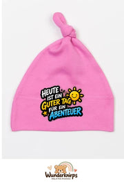 Knotenmütze Babybugz BZ15 in Bubblegum-Pink mit Motiv Ein guter Tag für ein Abenteuer