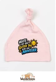 Knotenmütze Babybugz BZ15 in Pastellrosa mit Motiv Ein guter Tag für ein Abenteuer