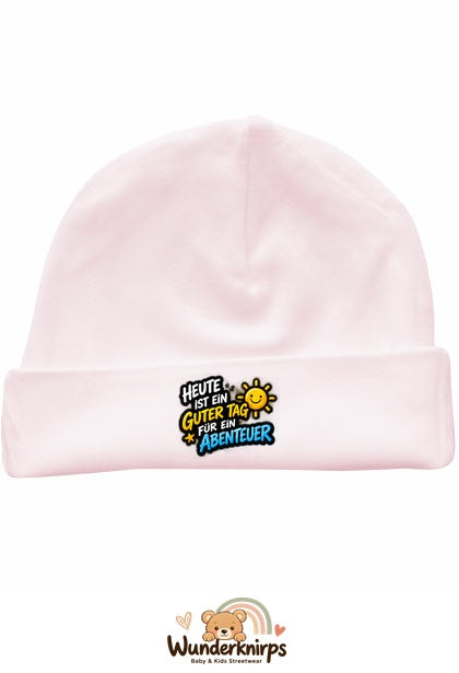 Umschlagmütze Rox-01 in Pastellrosa mit Motiv Ein guter Tag für ein Abenteuer