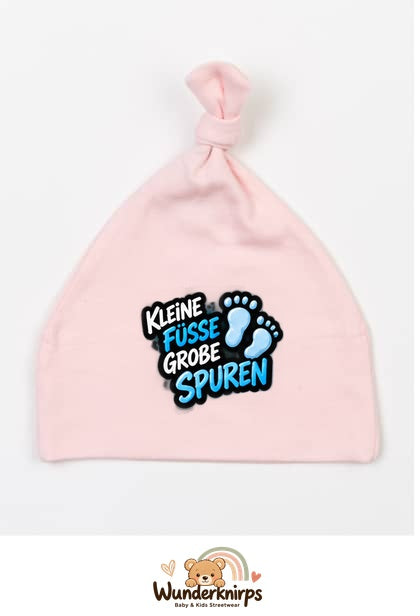 Knotenmütze Babybugz BZ15 in Pastellrosa mit Motiv Kleine Füße, große Spuren