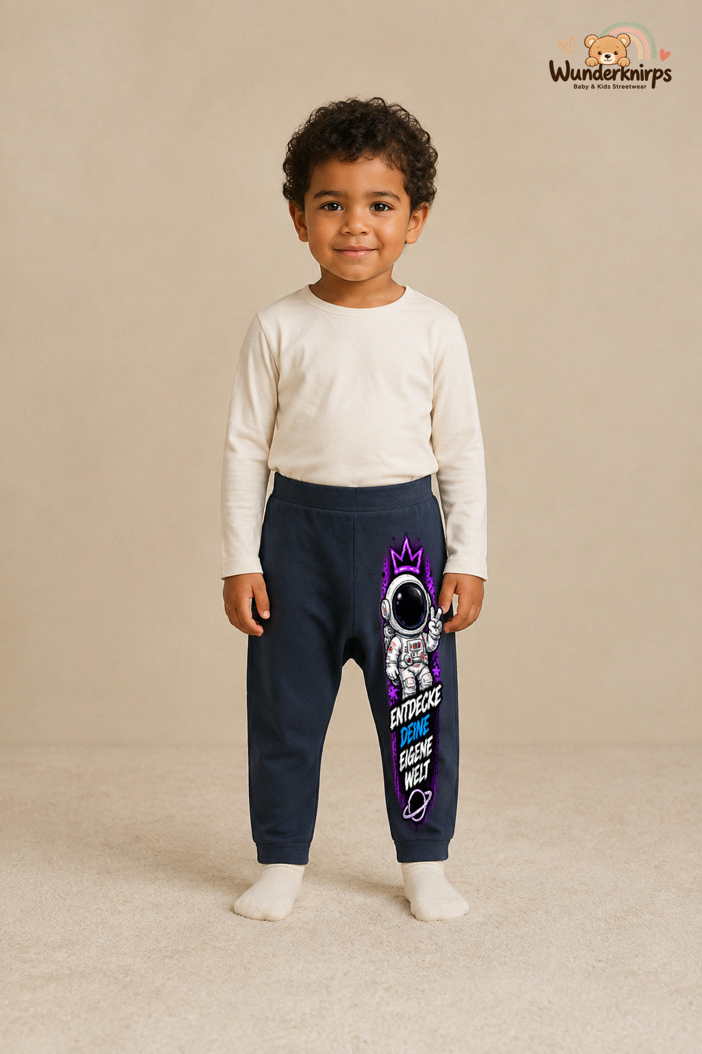Entdecke deine eigene welt: Astronaut für kleine Entdecker – Babyhose für Jungen: Navy mit Astronaut-Druck am Hosenbein – Wunderknirps.