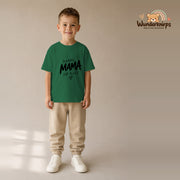 T-Shirt für Jungen in Grün mit Motiv „Danke Mama“, getragen von einem Kind – Wunderknirps.