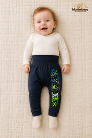 Game zone – Controller mit Persönlichkeit – Babyhose für Mädchen: Navy mit Controller-Druck am Hosenbein – Wunderknirps.