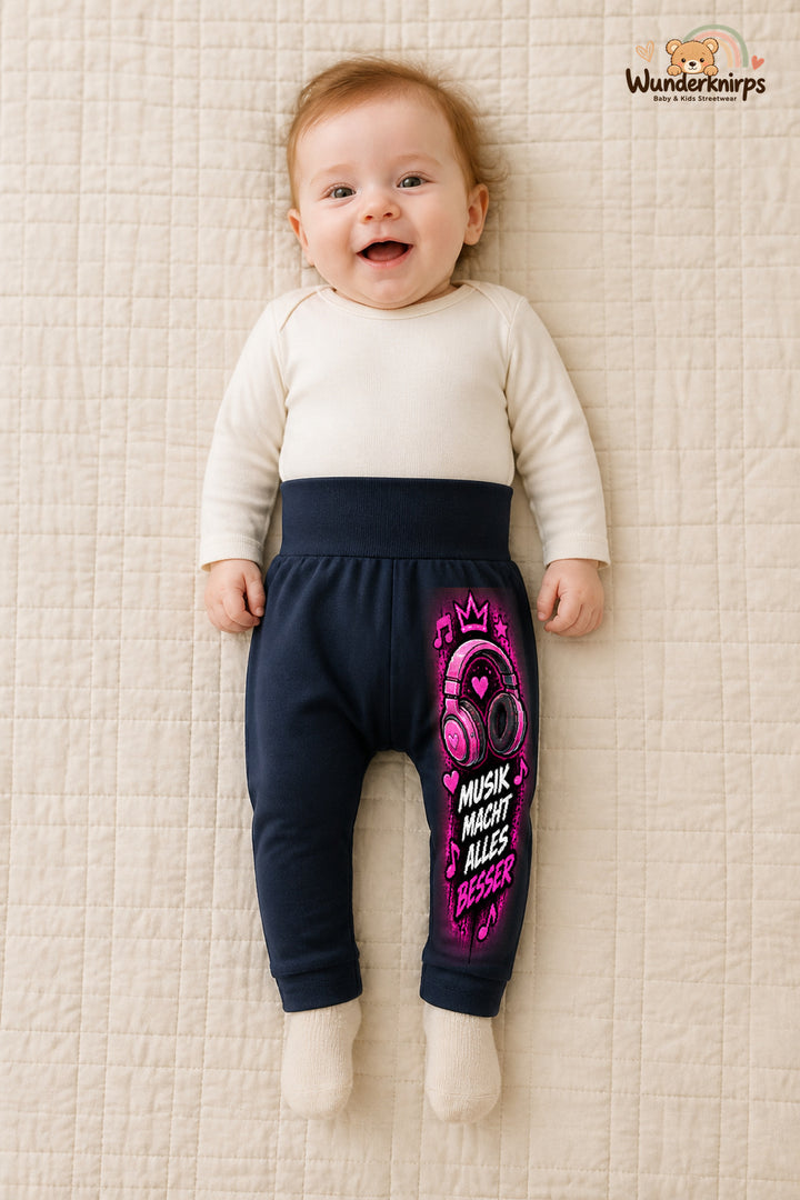 Kleine Weltentdeckerin: Musik macht alles besser – Babyhose für Mädchen: Navy mit Kopfhörer-Druck am Hosenbein – Wunderknirps.