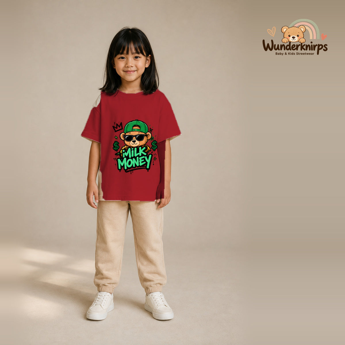 T-Shirt für Mädchen in Rot mit Motiv „Milk Money“, getragen von einem Kind – Wunderknirps.