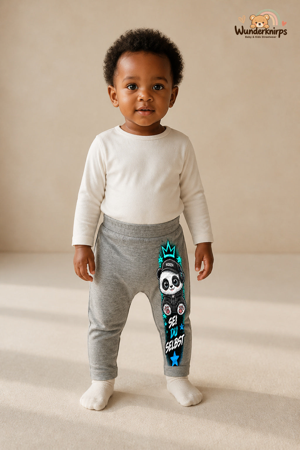 Panda Traumlook – Sei du selbst – Babyhose für Mädchen: Grau meliert mit Panda-Druck am Hosenbein – Wunderknirps.