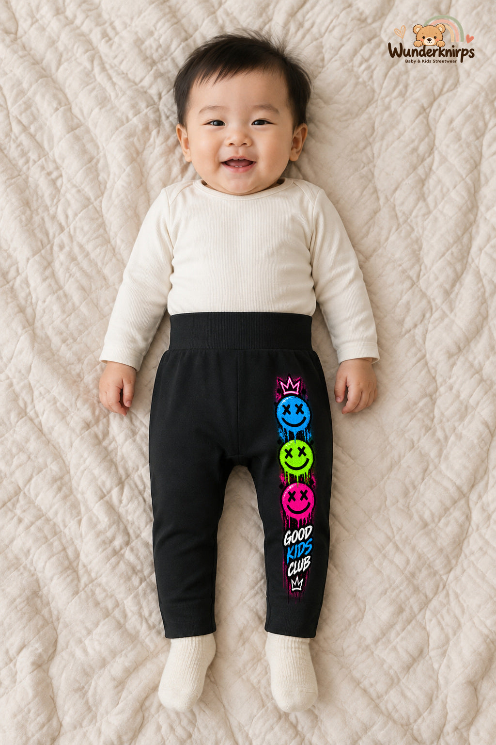 Good kids club – Babyhose mit dem Motiv Smileys – für Jungen: Schwarz mit Smileys-Druck am Hosenbein – Wunderknirps.
