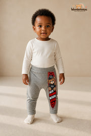 Teddy Traumlook – Gute freunde bessere zeiten – Babyhose für Mädchen: Grau meliert mit Teddy-Druck am Hosenbein – Wunderknirps.